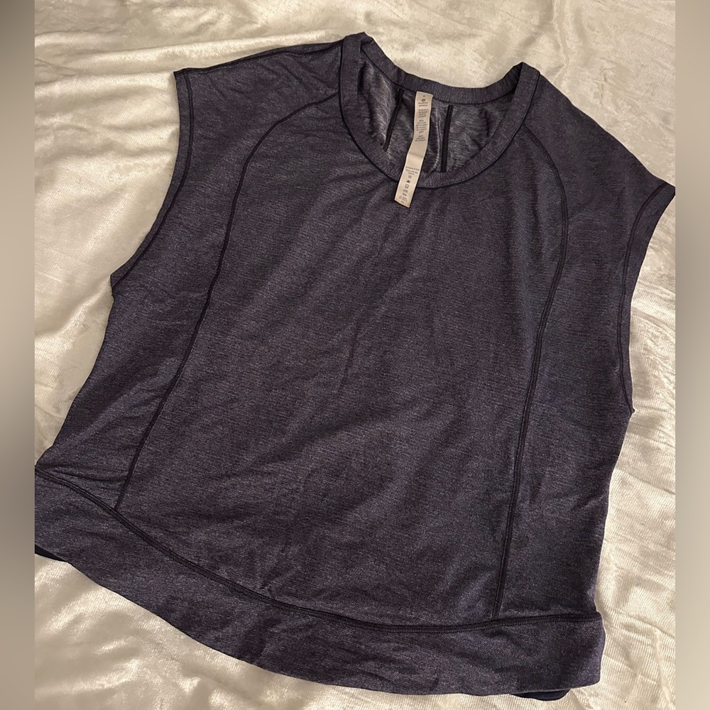 Lululemon top
